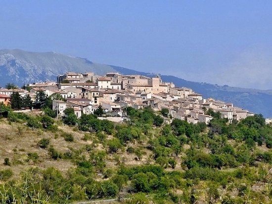 Castelvecchio Calvisio