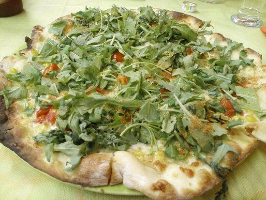 Cherry Pizzeria pub