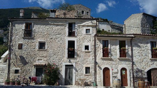 Borgo Medievale di Roccacaramanico ei suoi Ruderi